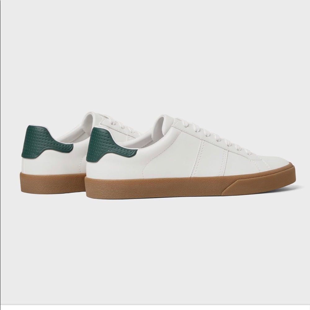 CASUAL STYLE WHITE SNEAKERS WITH CONTRAST